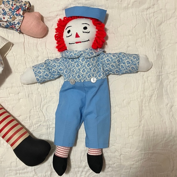 Vintage collectible Raggedy Ann dolls and book. - Picture 10 of 12